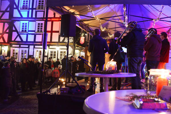 Weihnachtsmarkt Flecken Er&ouml;ffnung Foto: Henning Prill   25-11-16
