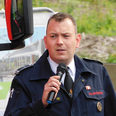    Spatenstich f�r das neue Feuerwehrger�tehaus       