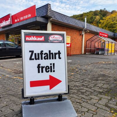 Bahnhofstra�e Zufahrt Einkaufsmarkt 2