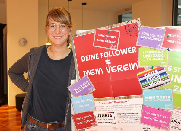 Bild: Alicia Mielke freut sich auf junge und engagierte TeilnehmerInnen bei der UTOPiA S�dwestfalen in R�then.