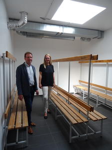 Foto: v.l. Achim Loos, Innogy Kommunalbeauftragter; Nicole Reschke, B�rgermeisterin 